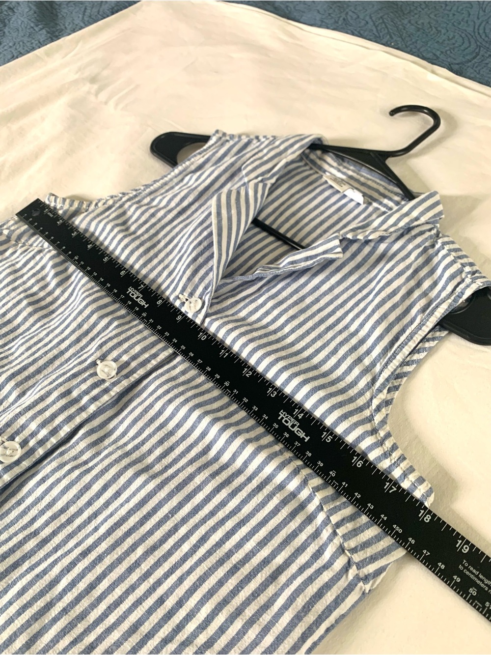 Liz Claiborne Sleeveless Striped Linen blend Blouse. Small - Picture 6 of 6